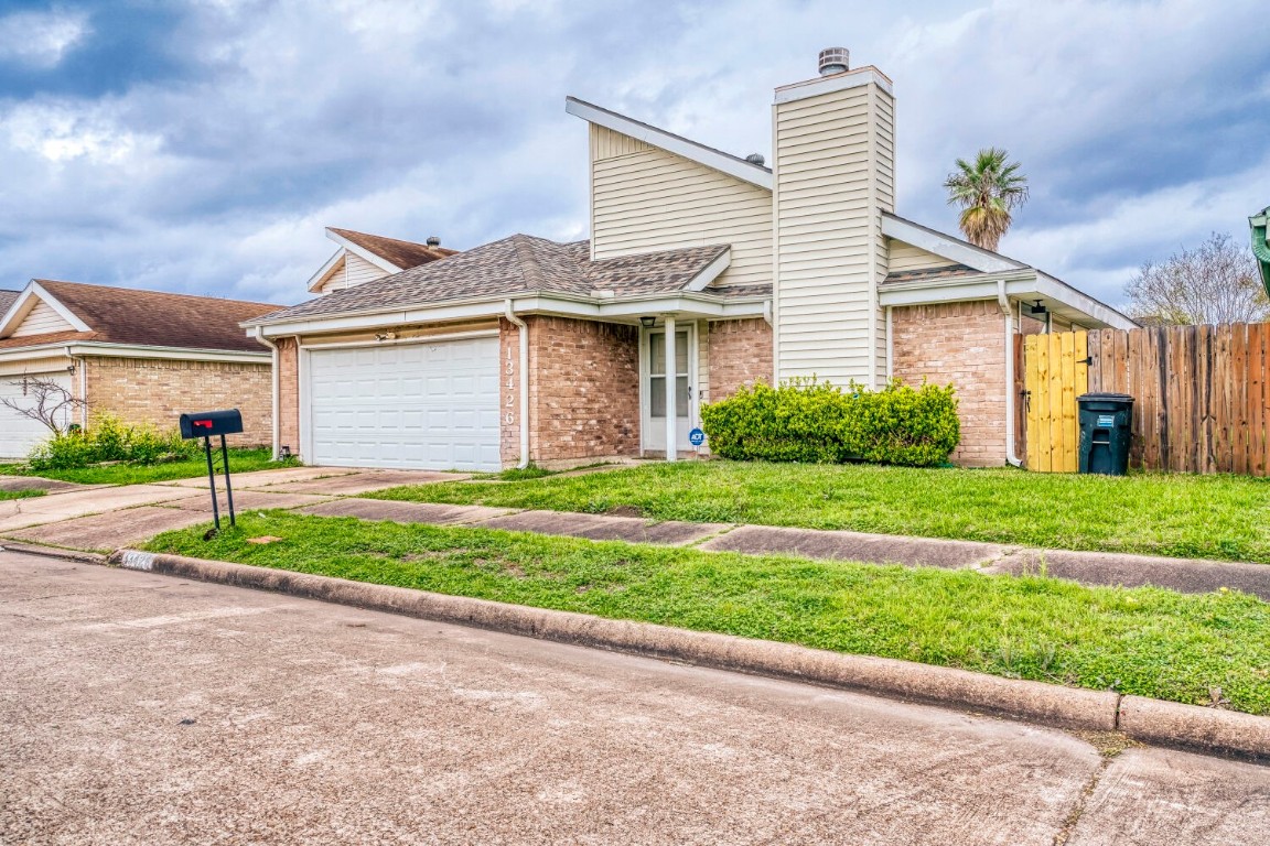13426 Carruth Lane Houston, TX 77083 - Photo 2 of 28