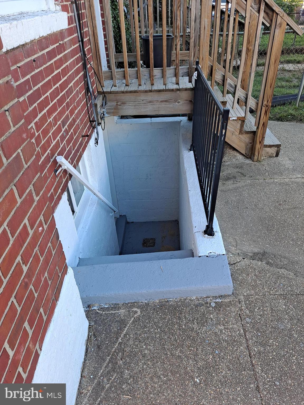 8511 Kavanagh Road Baltimore, MD 21222 - Photo 7 of 8 Easy entrance to basement.