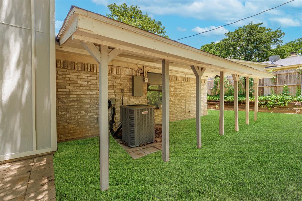 617 Rolling Ridge Court Azle, TX 76020 - Photo 19 of 20