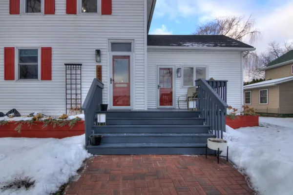 $299,900 | 224 2nd Street East, Wabasha, MN 55981