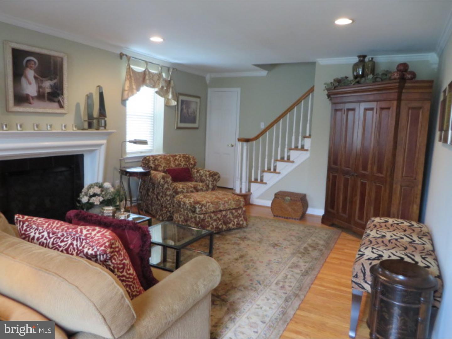 551 Andrew Road Springfield, PA 19064 - Photo 3 of 25 Living Room