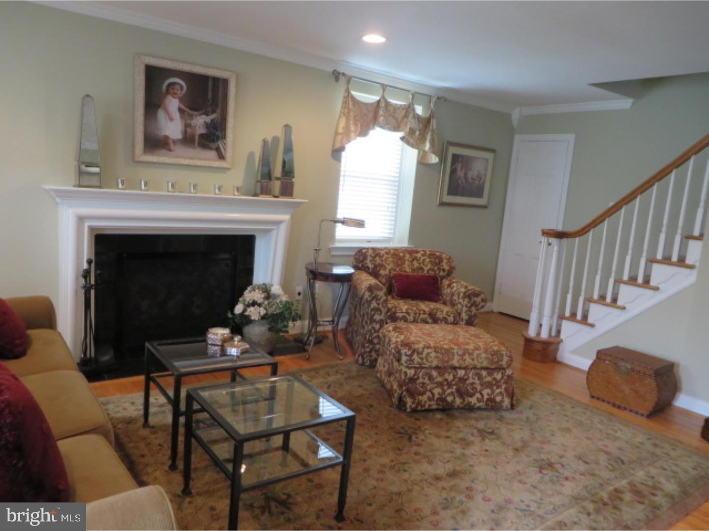 551 Andrew Road Springfield, PA 19064 - Photo 4 of 25 Living Room
