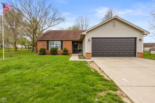 $259,900 | 434 Driftwood Court, Franklin, IN 46131