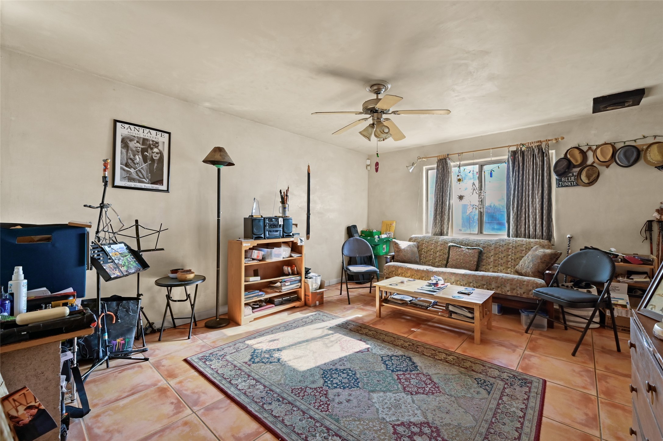 2829 Siringo Road Santa Fe, NM 87507 - Photo 6 of 18 Living room