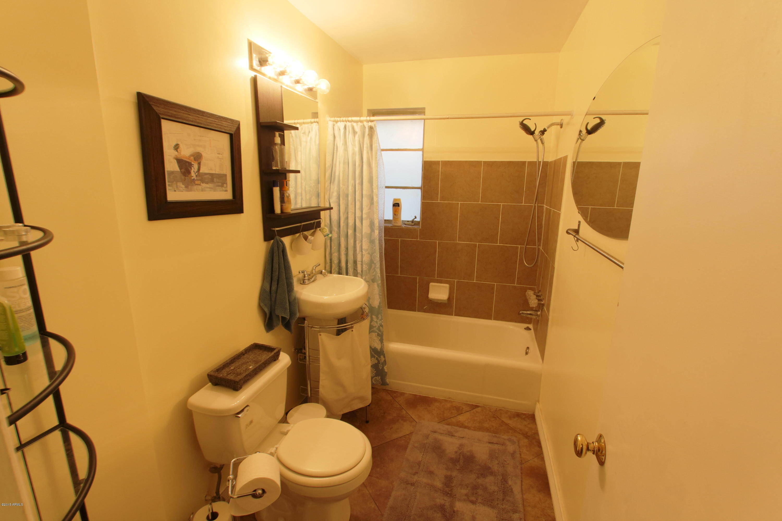 4630 East Coronado Road Phoenix, AZ 85008 - Photo 6 of 11 Hall Bath.JPG