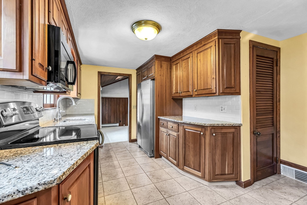 130 Stony Hill Road Hampden, MA 01036 - Photo 8 of 37