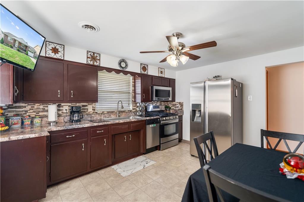 1215 Ridgeway Avenue Aliquippa, PA 15001 - Photo 14 of 29 Gallery Image 14