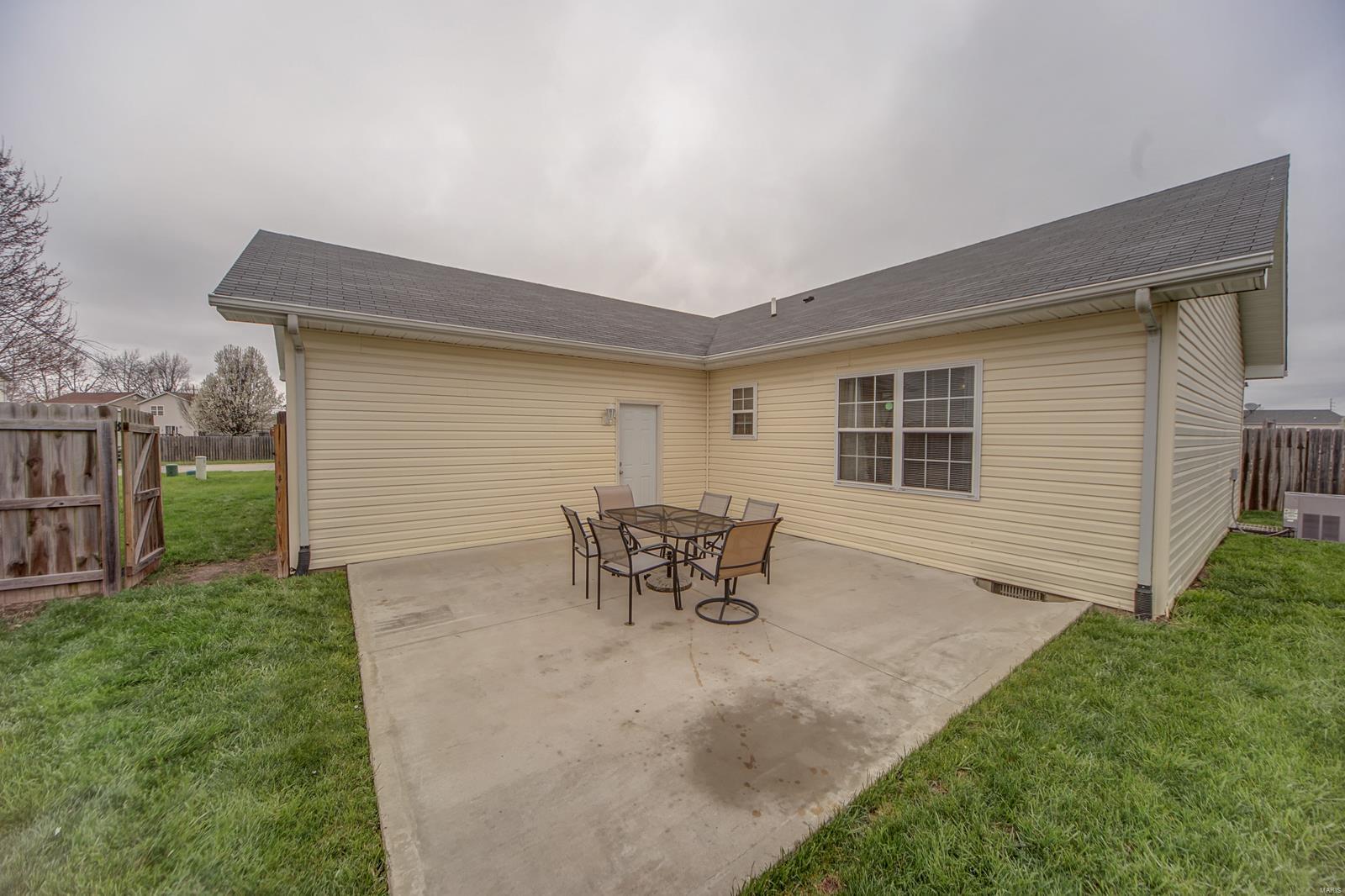 2624 Reveres Route Granite City, IL 62040 - Photo 5 of 29 Gallery Image 5