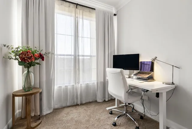 $2,000 | 7701 Rialto Boulevard, Unit 1426, Austin, TX 78735