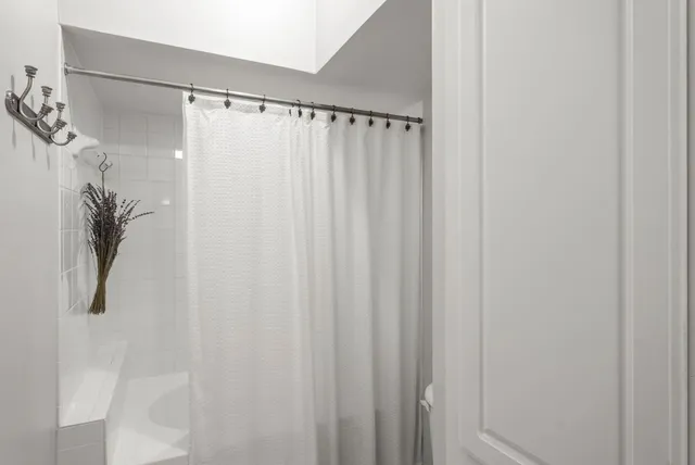 $2,000 | 7701 Rialto Boulevard, Unit 1426, Austin, TX 78735