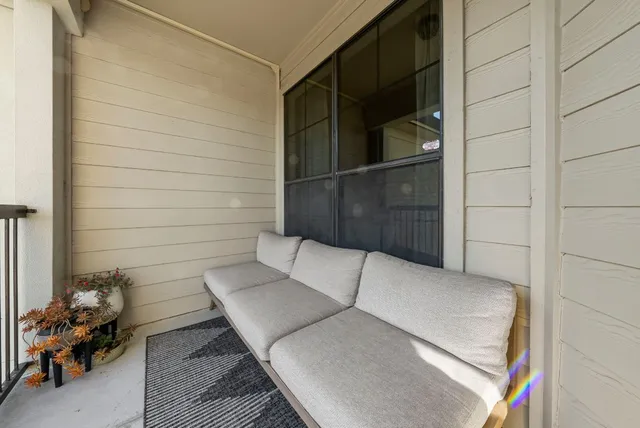 $2,000 | 7701 Rialto Boulevard, Unit 1426, Austin, TX 78735