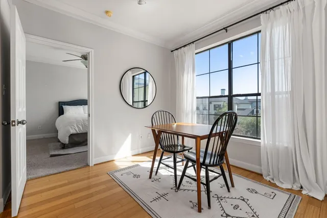 $2,000 | 7701 Rialto Boulevard, Unit 1426, Austin, TX 78735