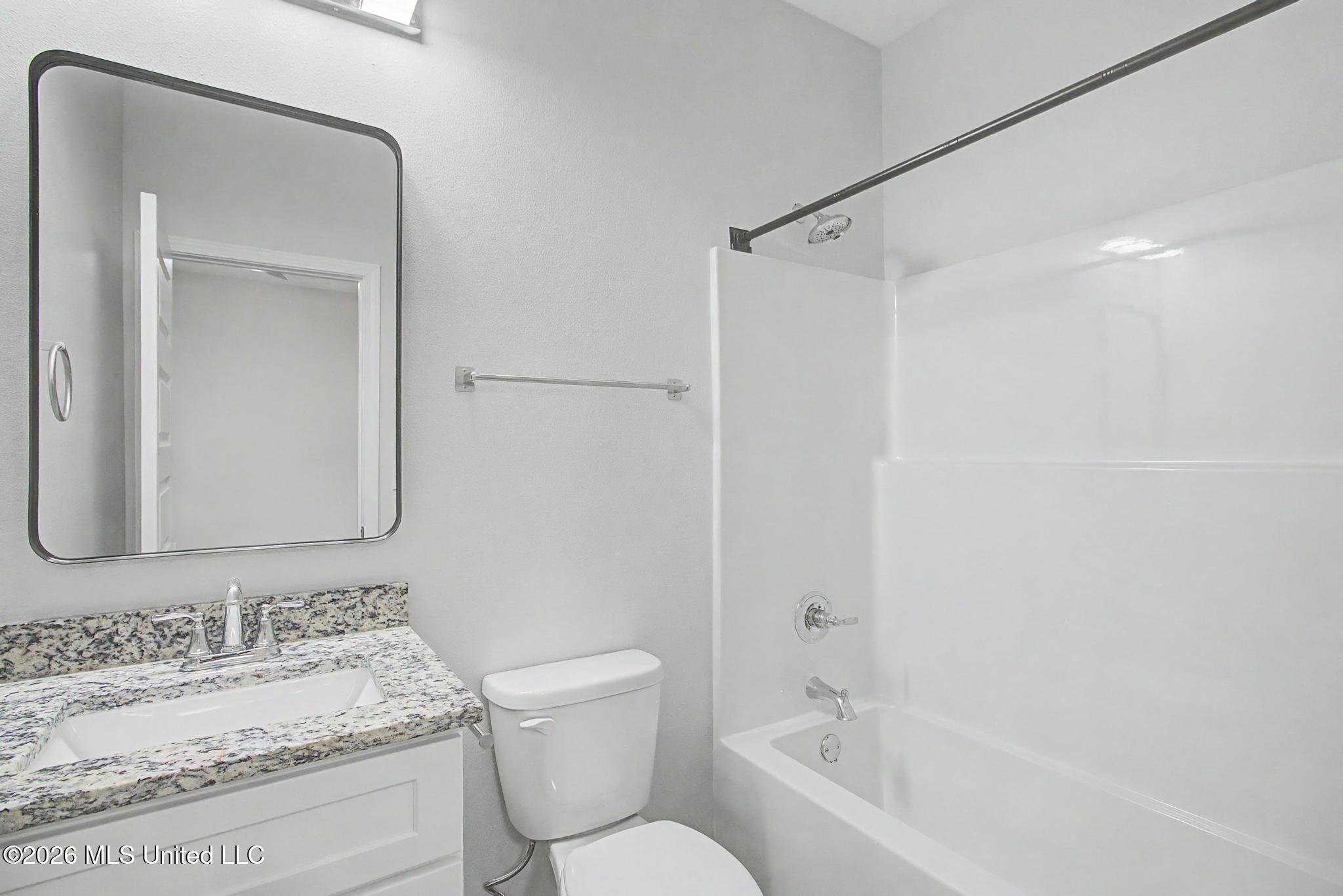 12297 Massachusetts Road, Unit A Ocean Springs, MS 39564 - Photo 15 of 18 IMG_0265