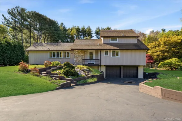 $998,000 | 334 Edgewood Avenue, Smithtown, NY 11787