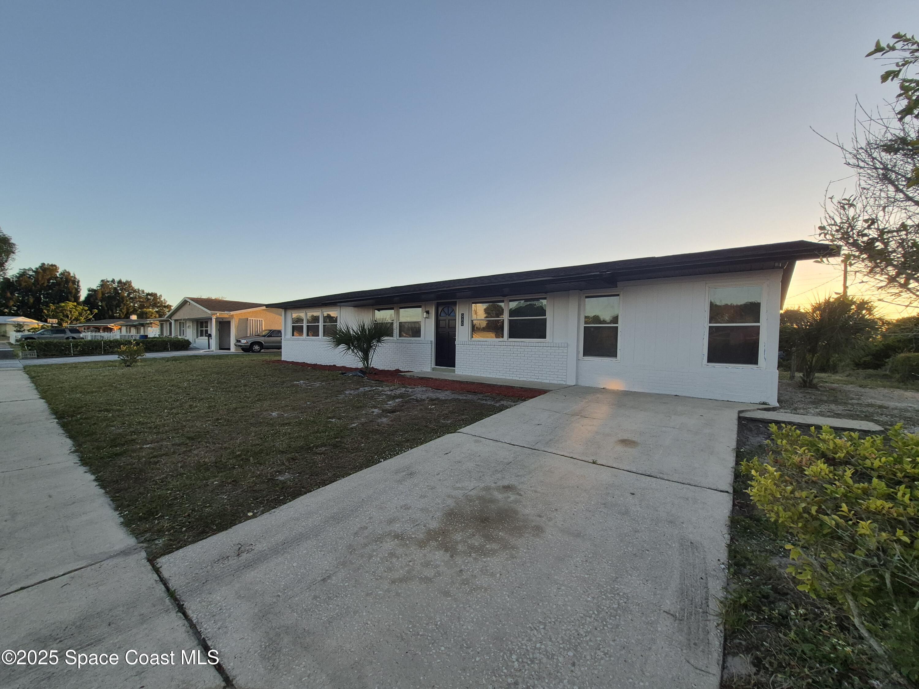 980 Bacon Circle Northeast Palm Bay, FL 32905 - Photo 4 of 50