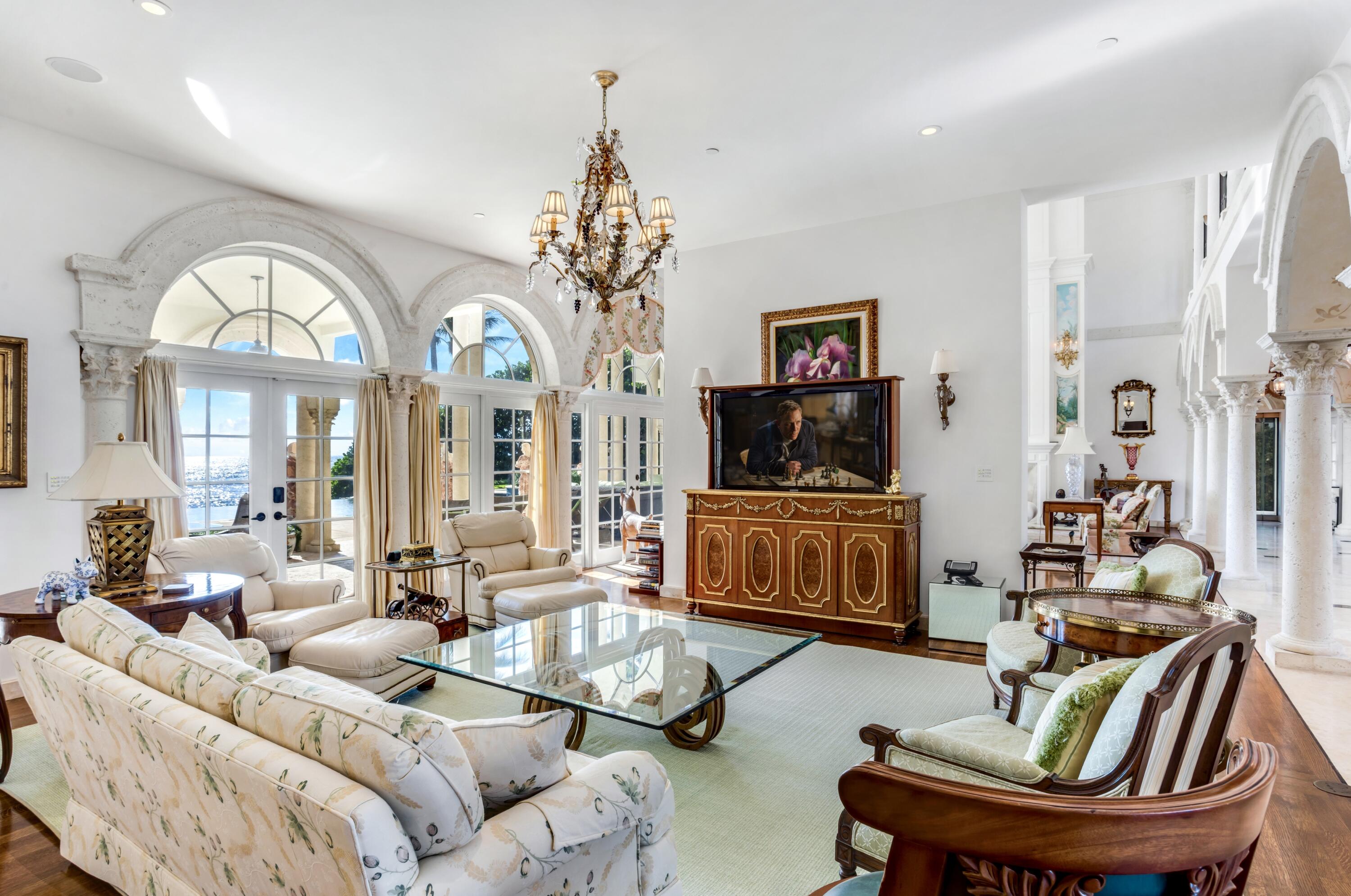 6133 North Ocean Boulevard Ocean Ridge, FL 33435 - Photo 14 of 64 dash_FAMILY_ROOM_ANGLE_EB