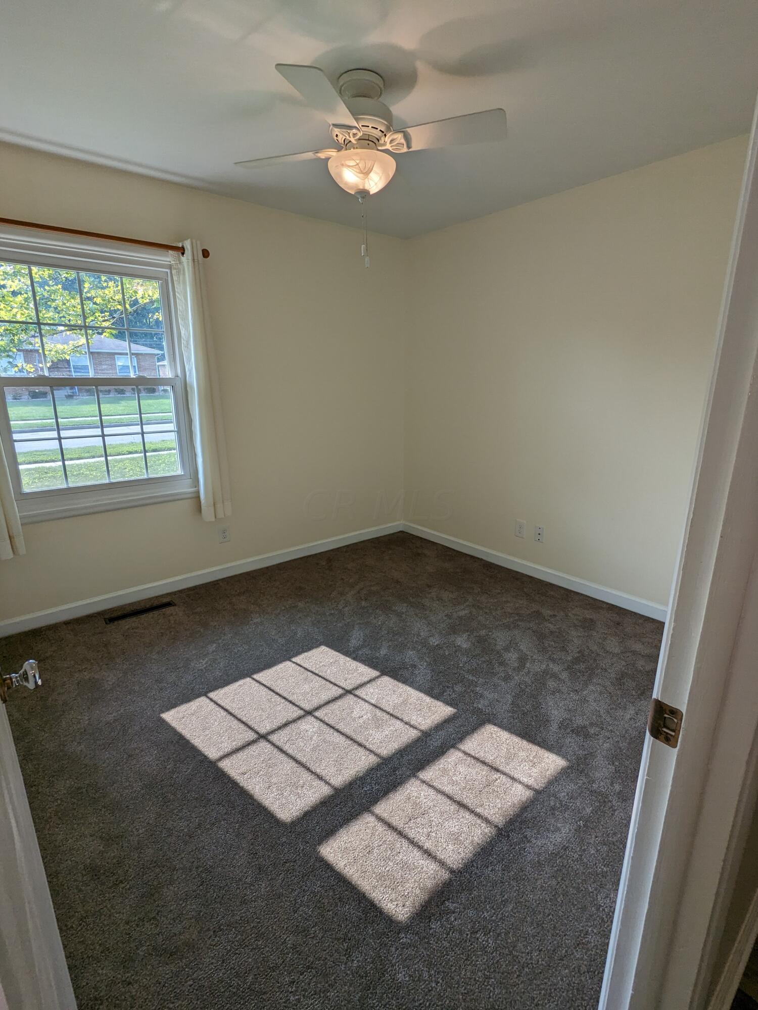 363 Topsfield Road Columbus, OH 43228 - Photo 22 of 30 PXL_20230801_132555996