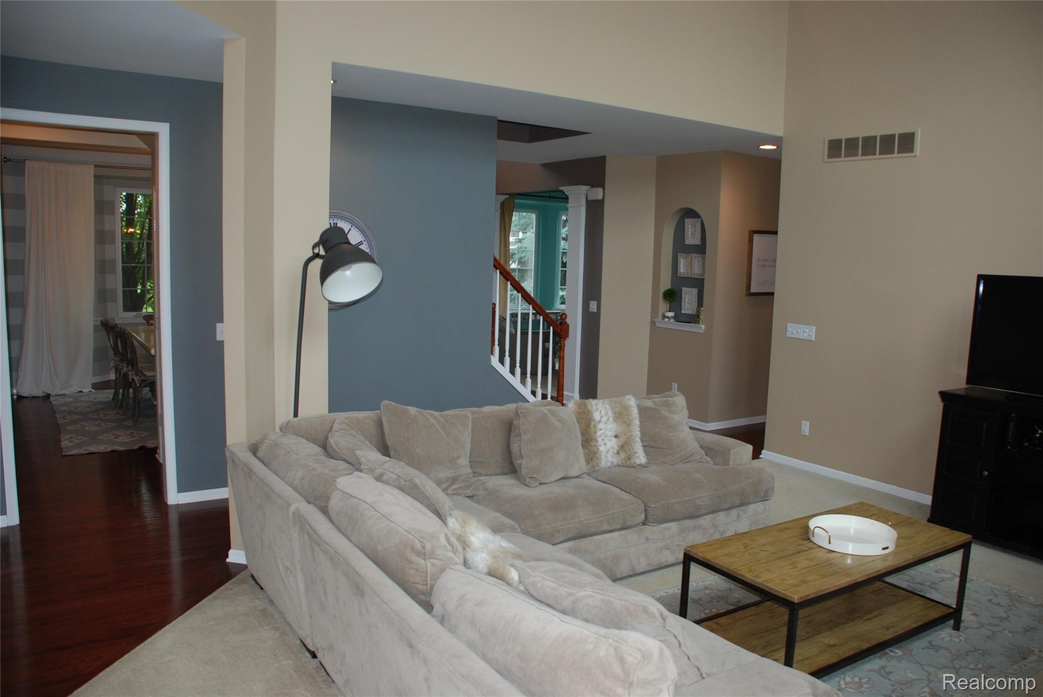 3535 Hogan Circle Rochester, MI 48307 - Photo 5 of 43 DSC_0035.JPG