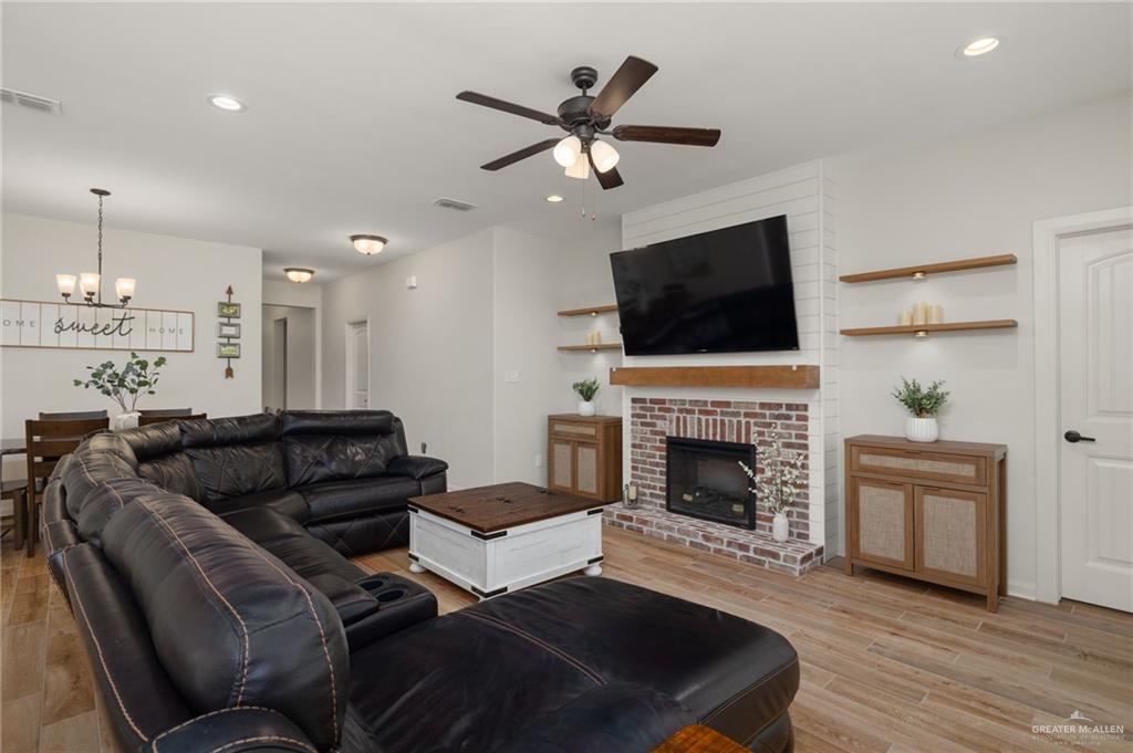 14404 Chalk Rdg Drive McAllen, TX 78504 - Photo 5 of 33