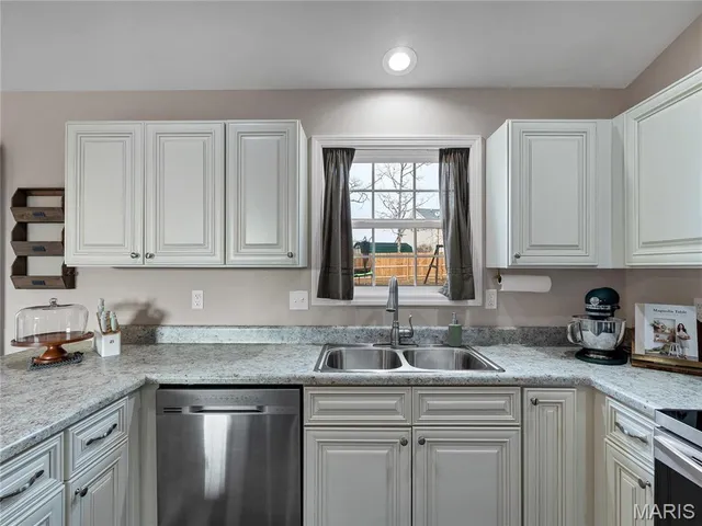 $280,000 | 555 Mulligan Court, St. Clair, MO 63077