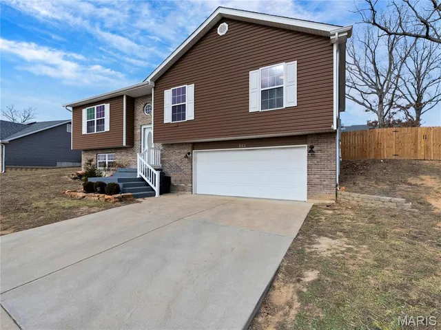 $280,000 | 555 Mulligan Court, St. Clair, MO 63077