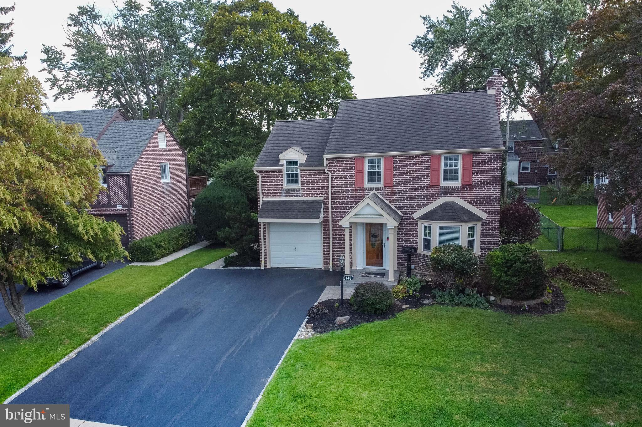 148 Friendship Road Drexel Hill, PA 19026 - Photo 3 of 35