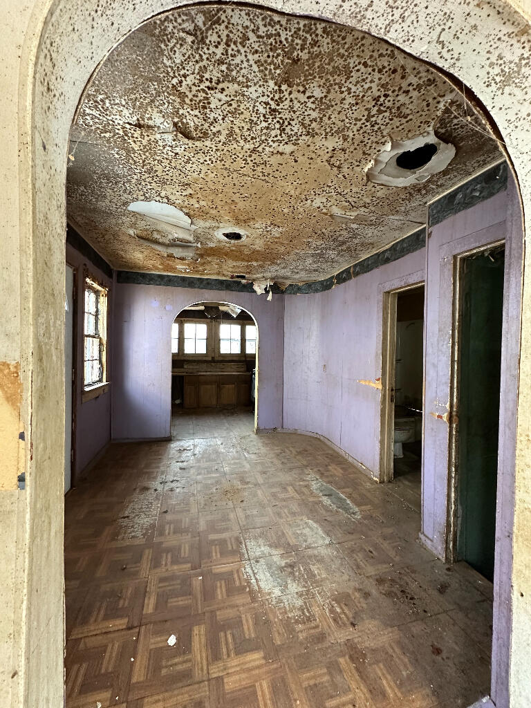 255 High Street Benton Harbor, MI 49022 - Photo 11 of 14 10