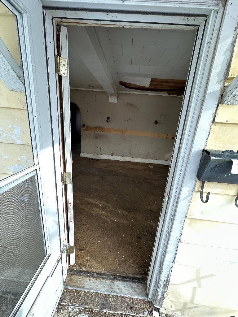 255 High Street Benton Harbor, MI 49022 - Photo 4 of 14 03