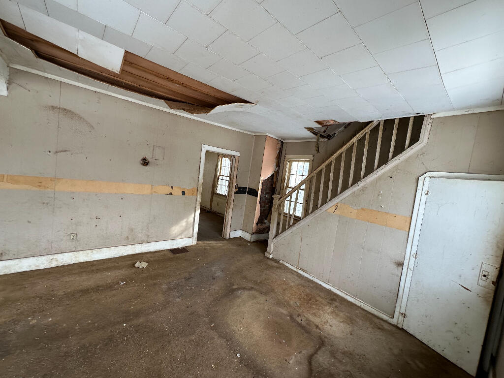 255 High Street Benton Harbor, MI 49022 - Photo 5 of 14 04