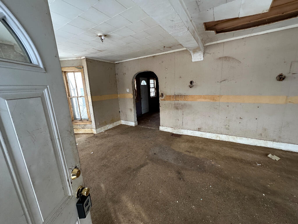 255 High Street Benton Harbor, MI 49022 - Photo 6 of 14 05