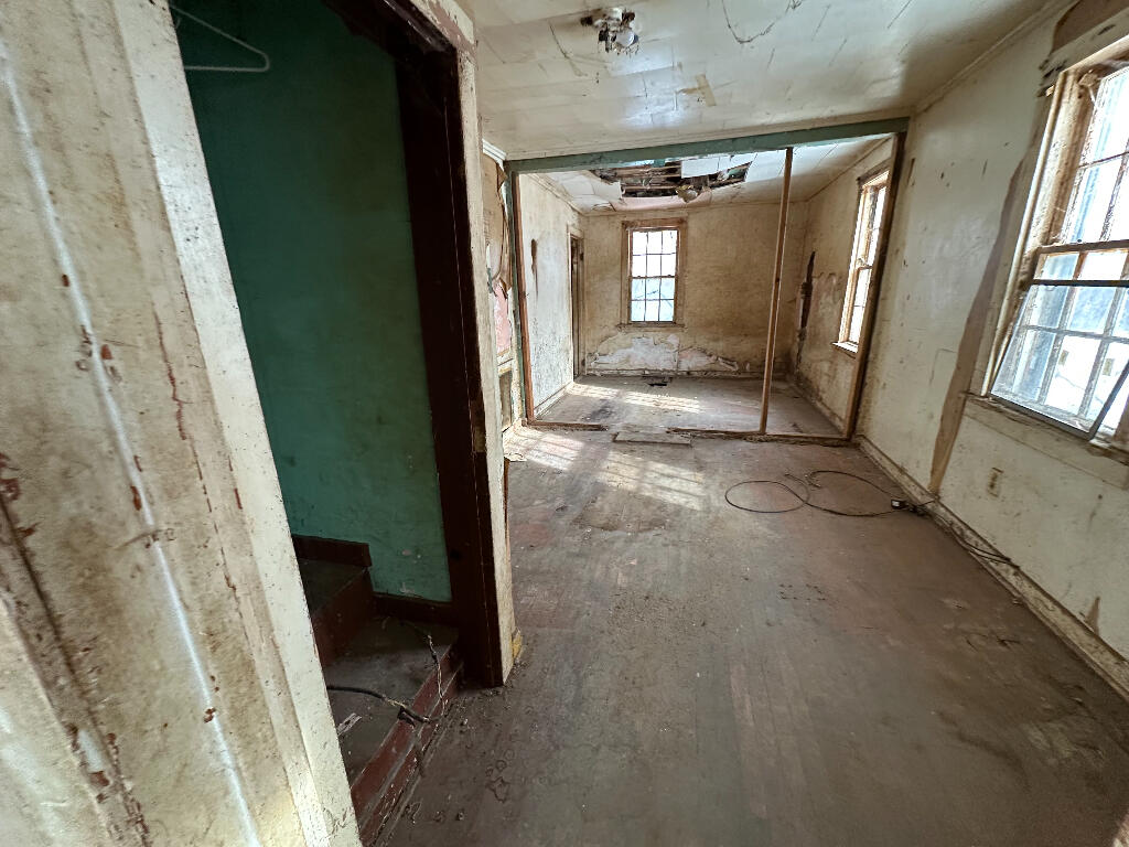 255 High Street Benton Harbor, MI 49022 - Photo 10 of 14 09