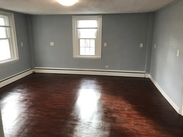 $2,950 | 176 Plymouth Street, Unit 2, Bridgewater, MA 02324