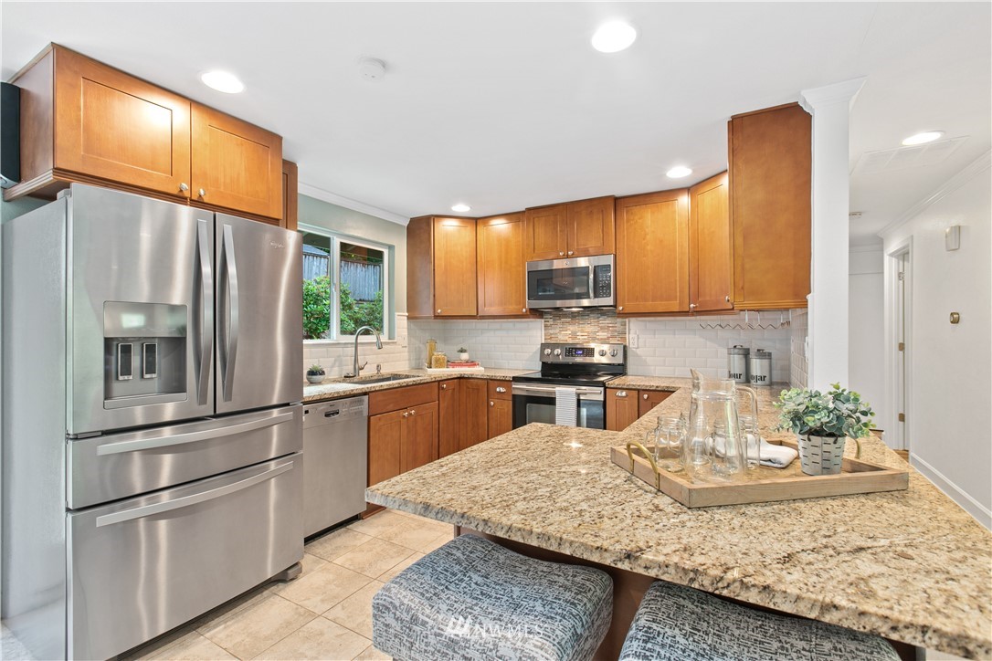 12807 193rd Lane Southeast Renton, WA 98059 - Photo 8 of 25 Gallery Image 8