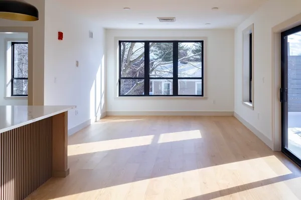 $1,085,000 | 1025 Massachusetts Avenue, Unit 214, Arlington, MA 02476