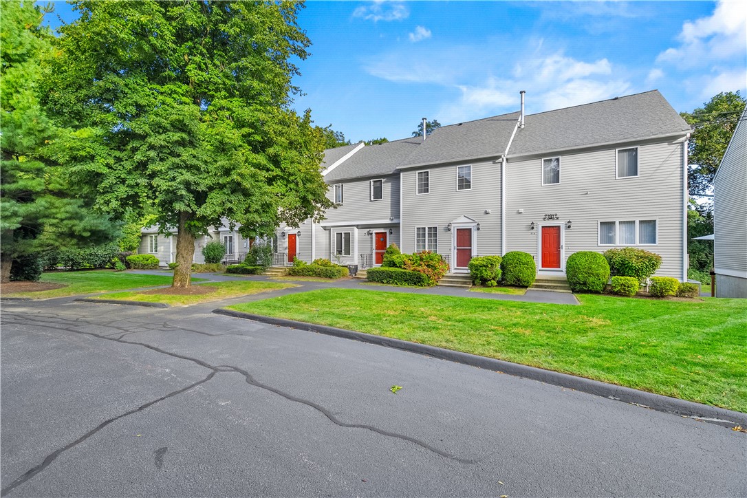 870 Bullocks Point Avenue East Providence, RI 02915 - Photo 3 of 12 Gallery Image 3