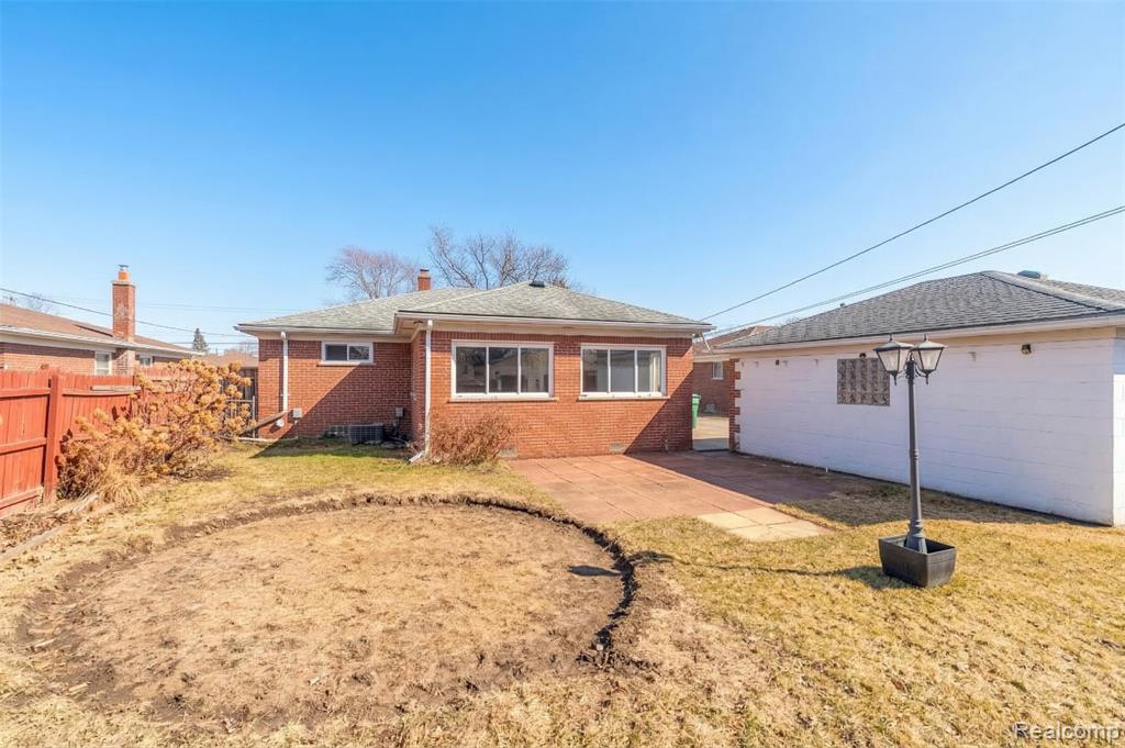 21135 Virginia Avenue Eastpointe, MI 48021 - Photo 32 of 33