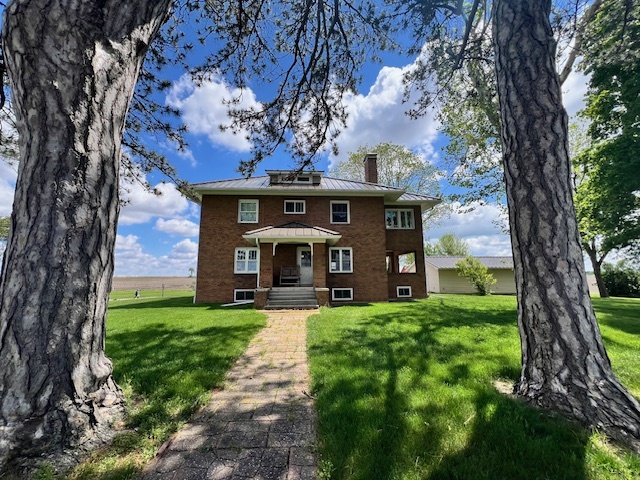 7418 S Road Clinton, IL 61727 - Photo 2 of 30