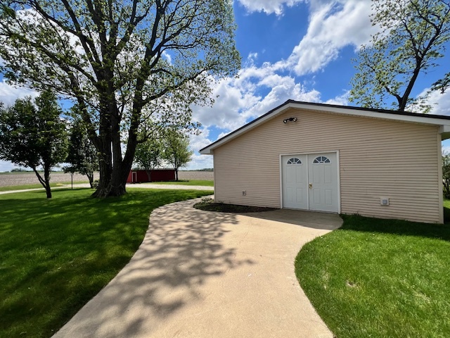 7418 S Road Clinton, IL 61727 - Photo 10 of 30