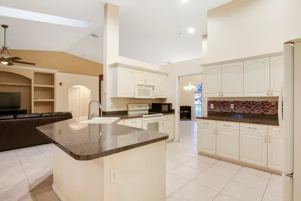 $3,750 | 1198 Southeast Petunia Avenue, Port St. Lucie, FL 34952