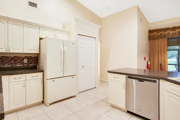 $3,750 | 1198 Southeast Petunia Avenue, Port St. Lucie, FL 34952