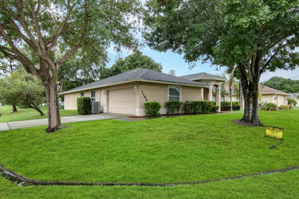 $3,750 | 1198 Southeast Petunia Avenue, Port St. Lucie, FL 34952