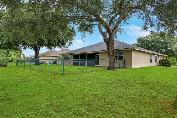 $3,750 | 1198 Southeast Petunia Avenue, Port St. Lucie, FL 34952
