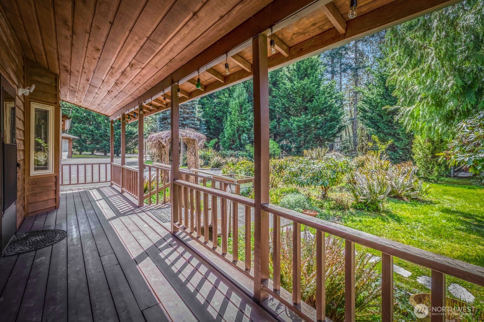 207 Tillicum Drive Chehalis, WA 98532 - Photo 15 of 40 a view of a balcony with wooden floor