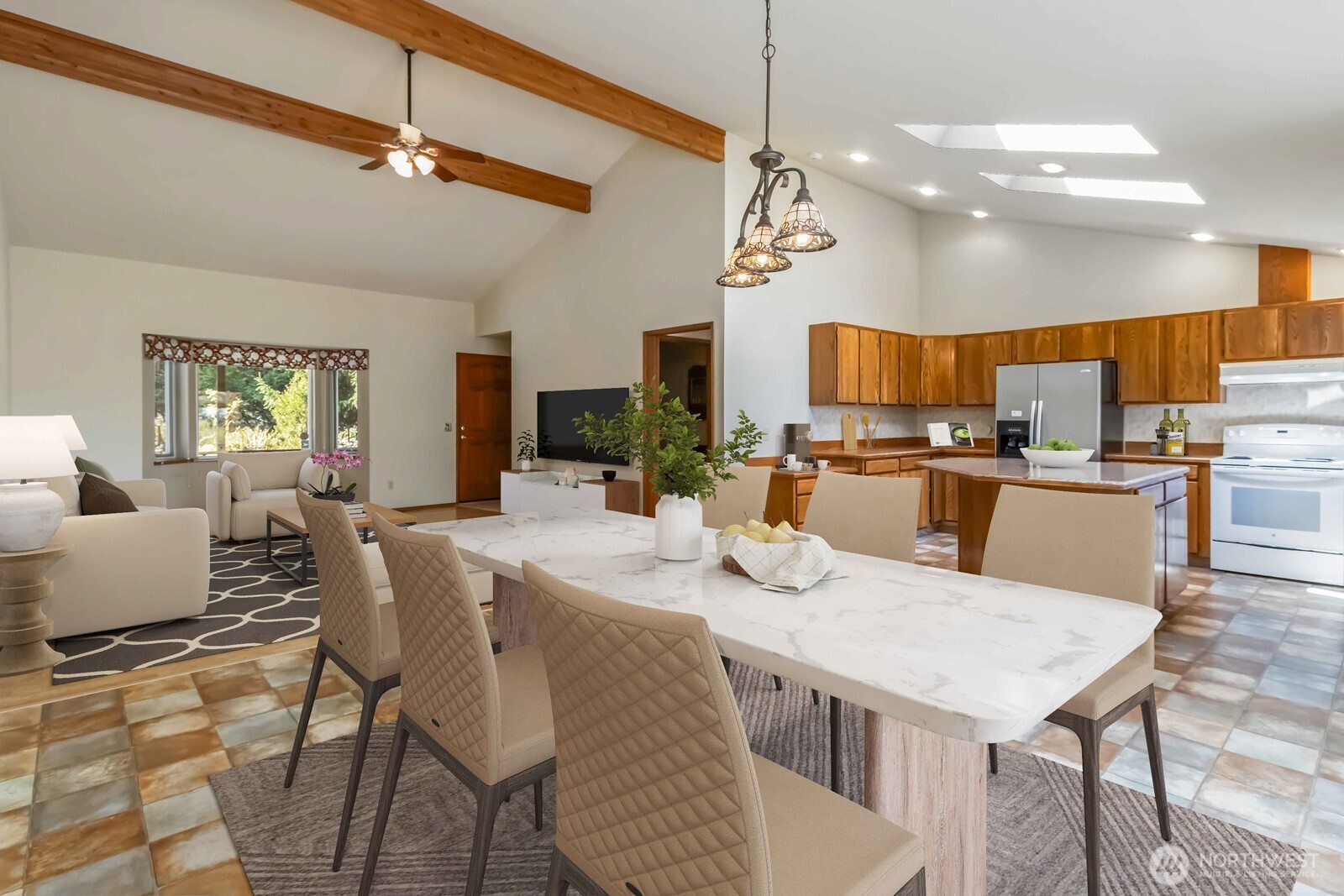 207 Tillicum Drive Chehalis, WA 98532 - Photo 17 of 40 a large kitchen with a table and chairs