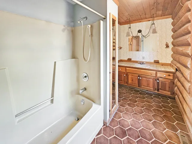 $499,000 | 5241 Reider Memorial Drive, Silver Bay, MN 55614