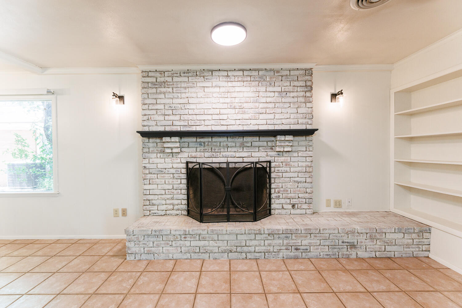 4618 30th Street Lubbock, TX 79410 - Photo 22 of 42 Living Area