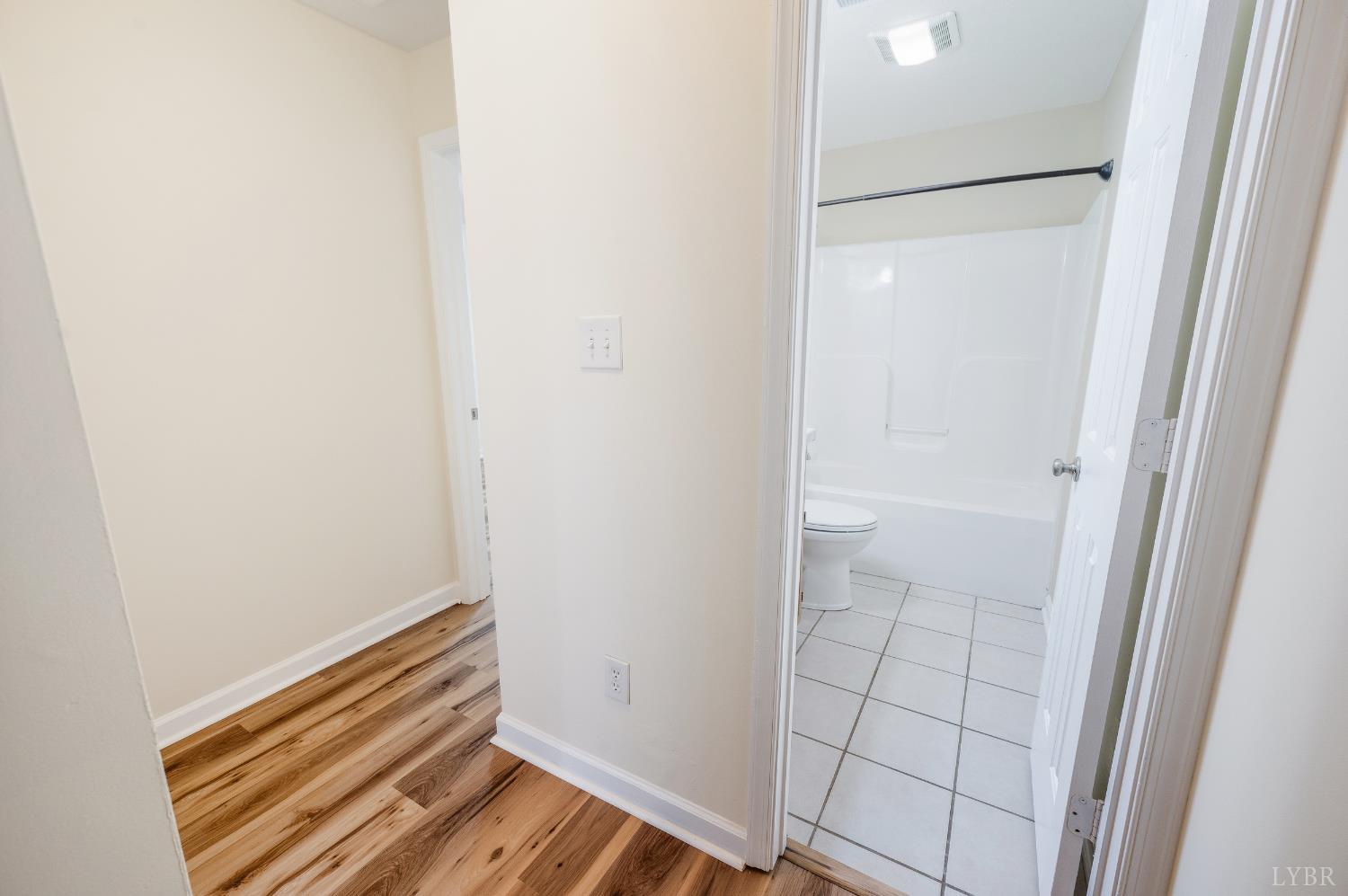 716 Leesville Road, Unit 201 Lynchburg, VA 24502 - Photo 22 of 32