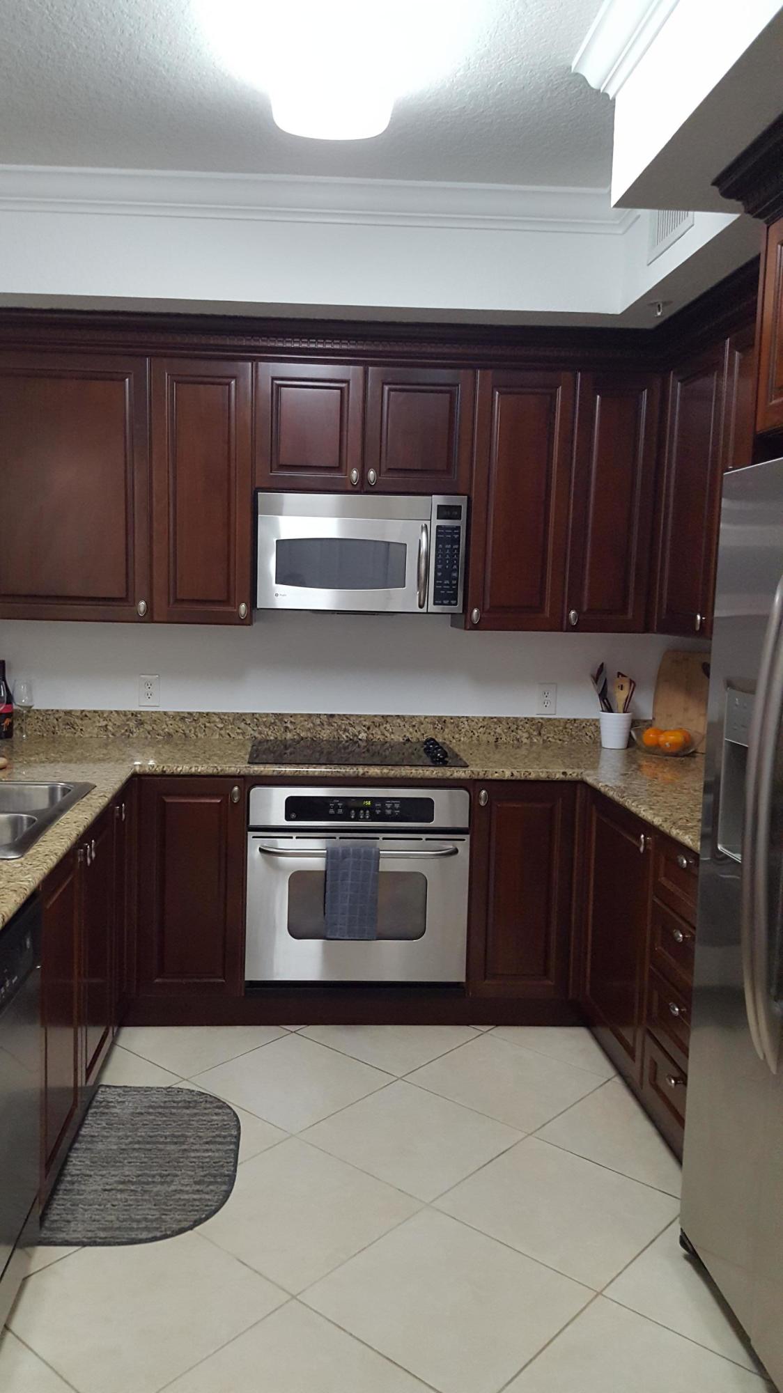 1660 Renaissance Commons Boulevard, Unit 2229 Boynton Beach, FL 33426 - Photo 3 of 18 Kitchen