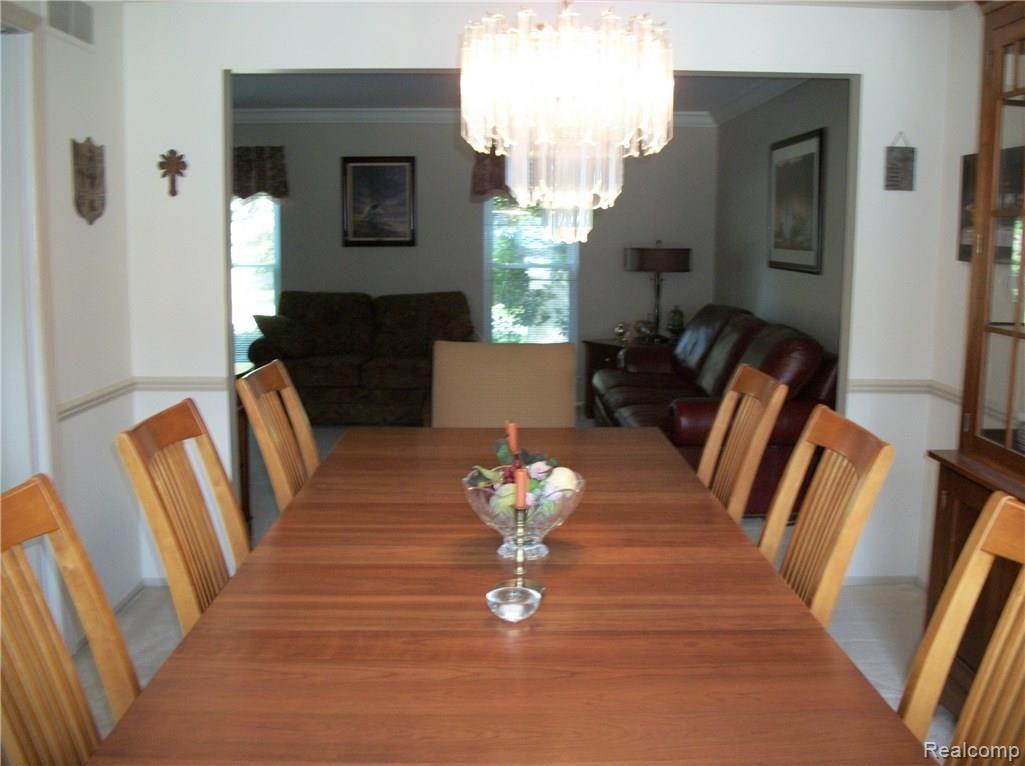36125 Fredericksburg Road Farmington, MI 48331 - Photo 19 of 63 041.JPG
