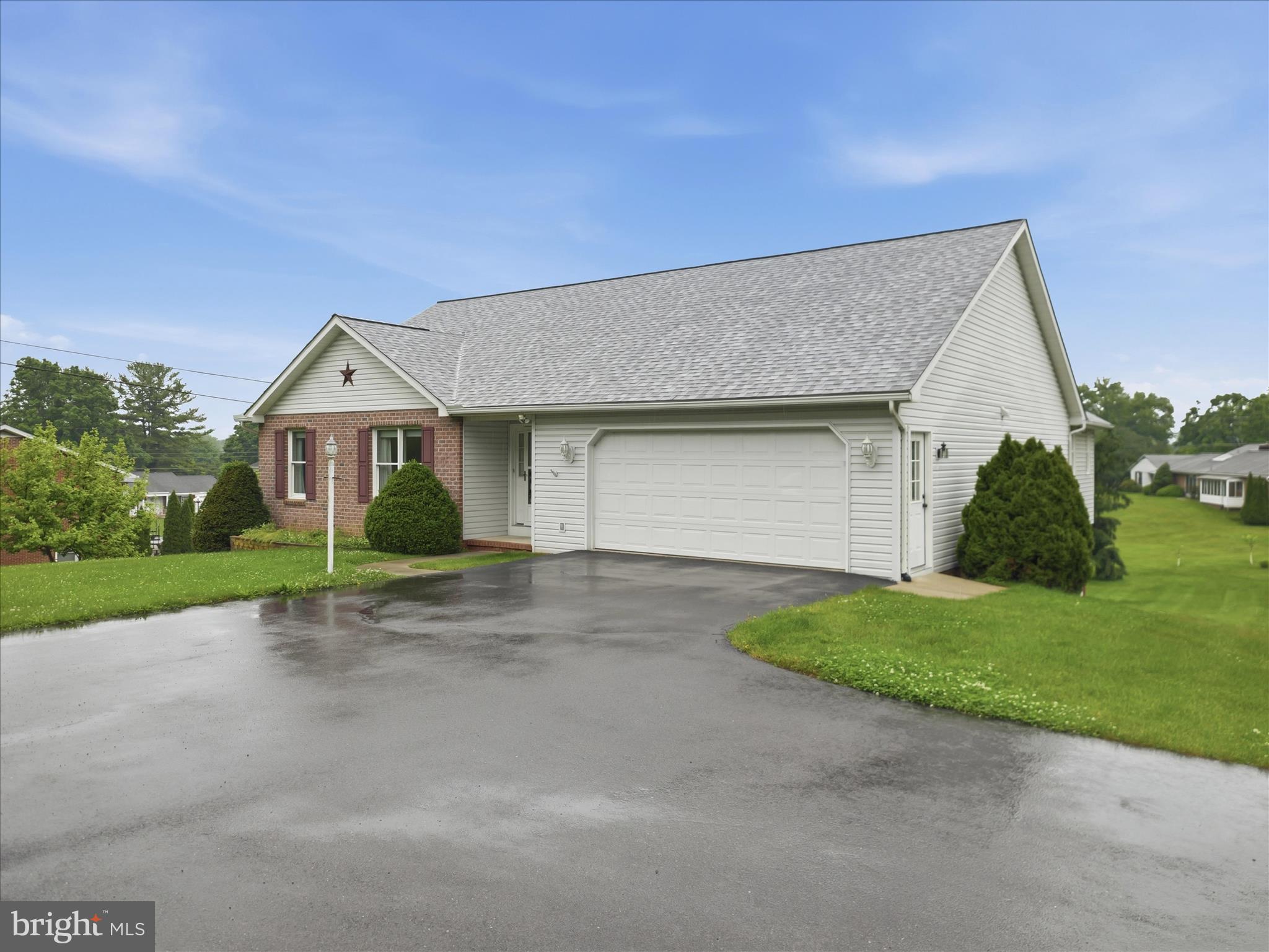 12274 Country Club Road Waynesboro, PA 17268 - Photo 3 of 41 Gallery Image 3